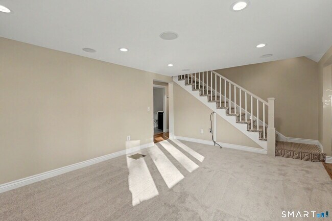 Foto del edificio - 142 N Taylor Ave