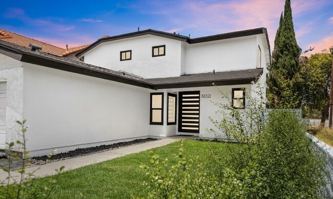 Building Photo - 19701 Blythe St