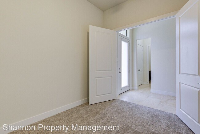 Building Photo - 3 br, 2 bath House - 14 N. Hutcheson Street