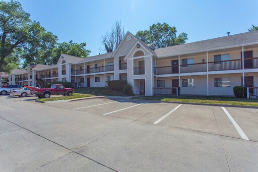 Building Photo - 1813 Bennett Dr