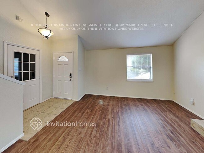 Foto del edificio - 6810 Huntbrook Dr