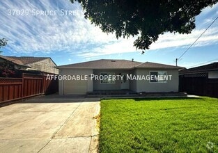 Building Photo - 37029 Spruce St