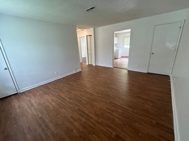 Foto del edificio - 2BR/1BA Move-In Ready Hermitage Property !