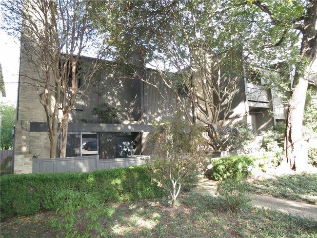 Building Photo - 4035 Buena Vista St