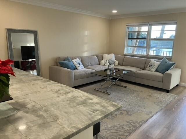 Foto del edificio - 801 NE 18th Ct