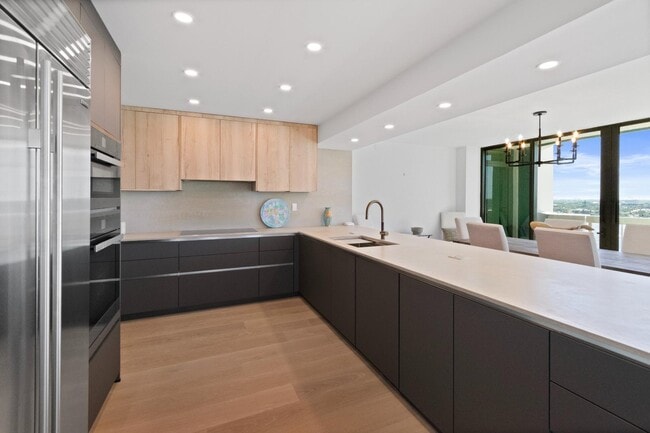 Foto del edificio - 115 Lakeshore Dr