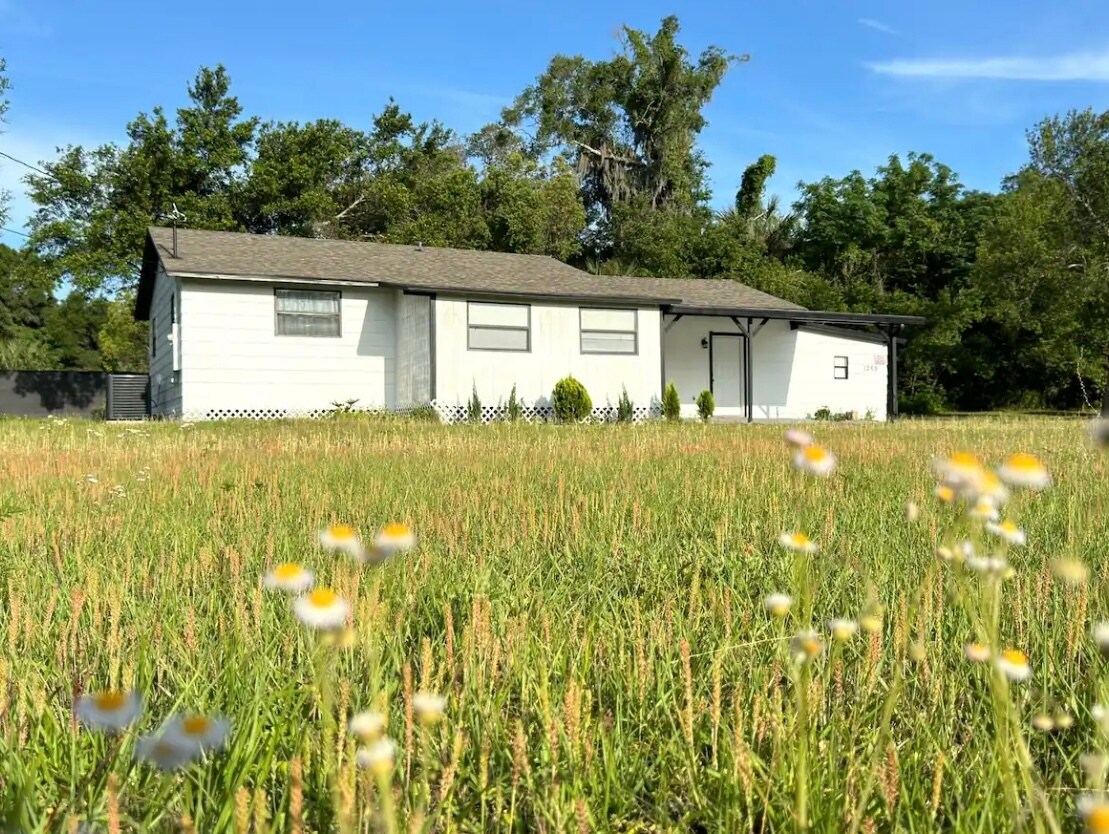 1265 Aquarius Ave Unit 2, Deland, FL 32724 Apartments in Deland, FL