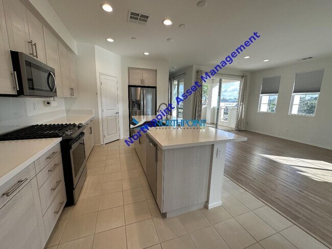 Foto del edificio - Beautiful 4BR 3.5BA Home w/ Community Pool and Spa Access • Quartz Kitchen • 2-Car Garage • Balco...