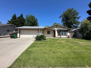 Building Photo - 2720 Sandstone Dr