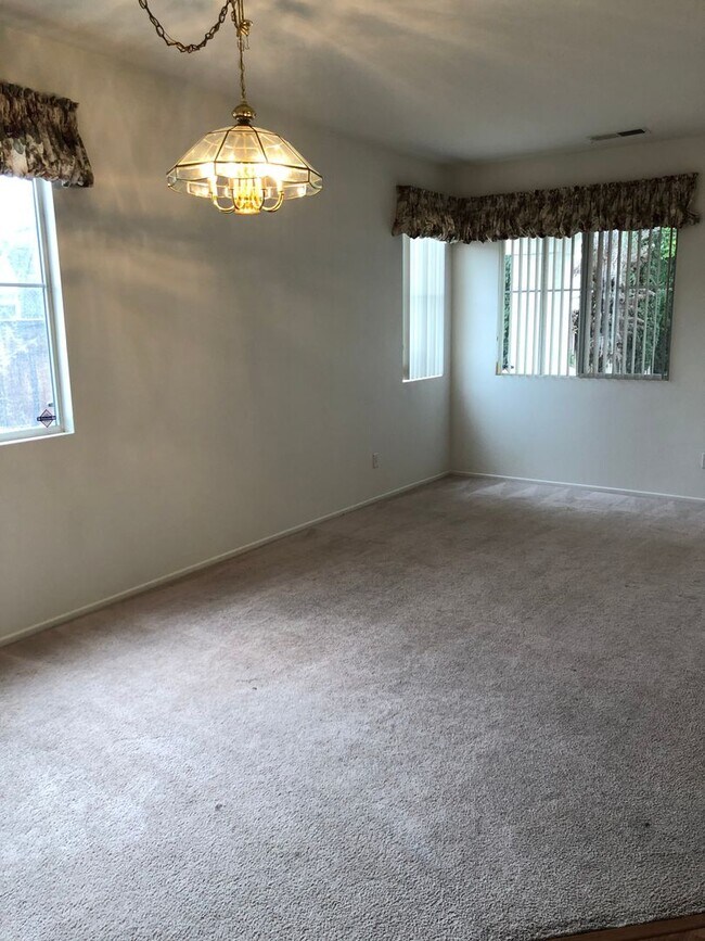 Building Photo - Single Story 3bd/2ba in Sun City