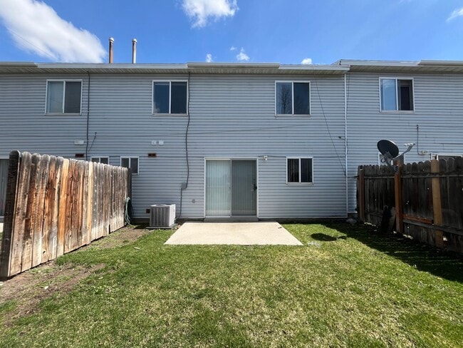 Building Photo - Stevens Land Company Townhome