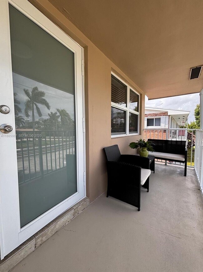 Foto del edificio - 500 Layne Blvd