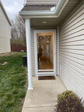 Building Photo - 208 N Pointe Ln