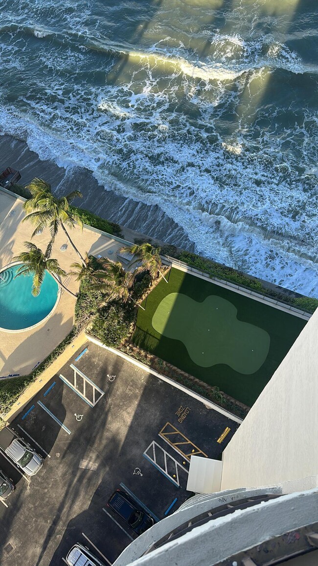 Foto del edificio - 5420 N Ocean Dr