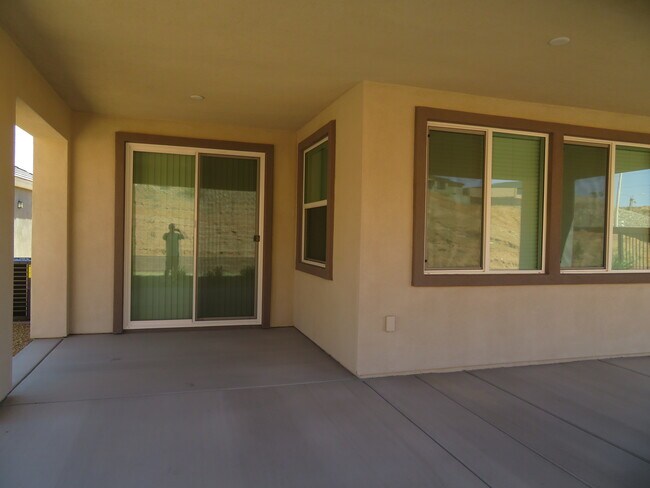 Patio trasero cubierto - vista 2 - 1301 Catalina Rdg