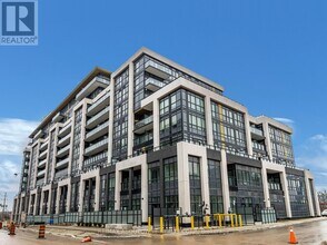 Building Photo - 405 Dundas St W