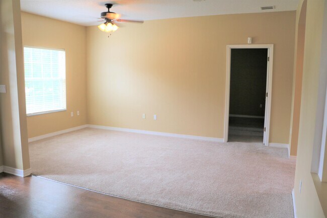 Building Photo - 7270 Mossy Oaks Dr