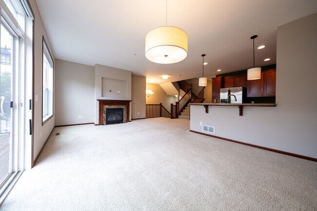 Foto del edificio - 11925 Emery Village Dr N