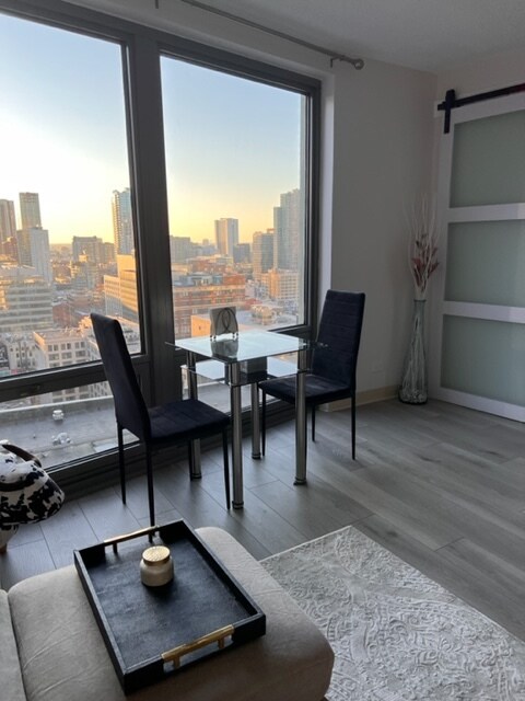 Sala de estar - 440 N Wabash Ave