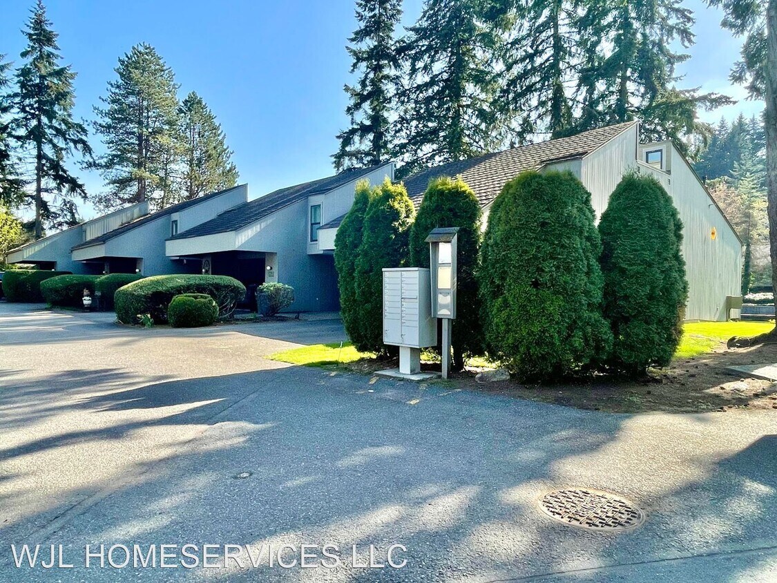 Primary Photo - 2 br, 1.5 bath House - 6421 139th Place NE...