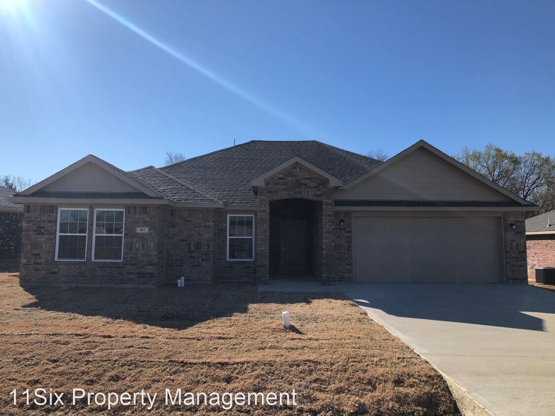 Foto principal - 4 br, 2 bath House - 901 Panther Lookout