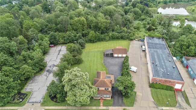 Building Photo - 33 S Oviatt St