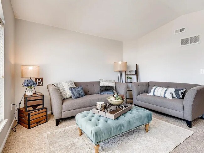 Photo - 1646 S Deframe St Apartment