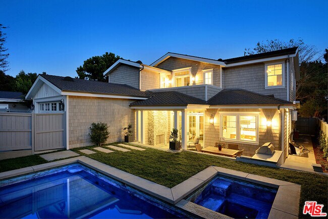 Foto del edificio - 14607 Bestor Blvd
