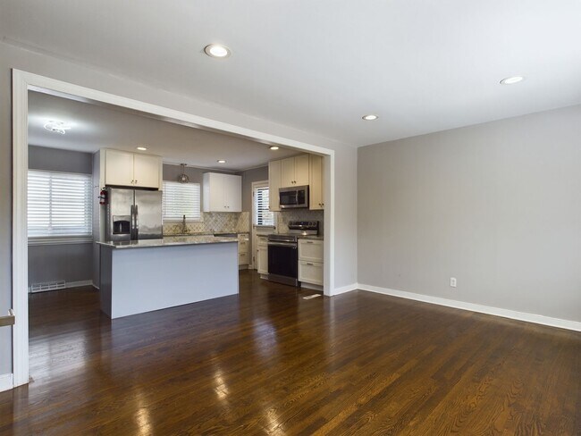 Building Photo - Beautiful 4 Bedroom 2 Bath Home in Henrico...