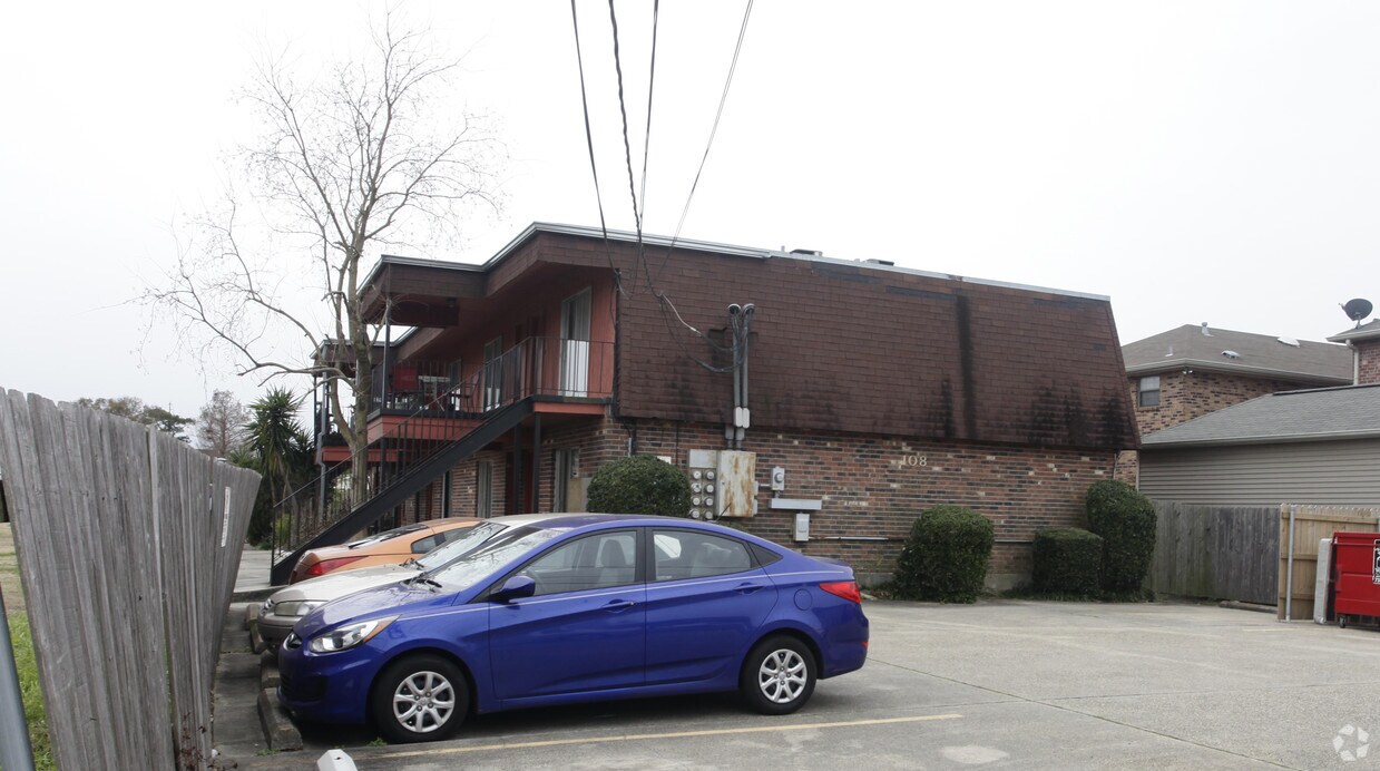 Primary Photo - 108 Ash St