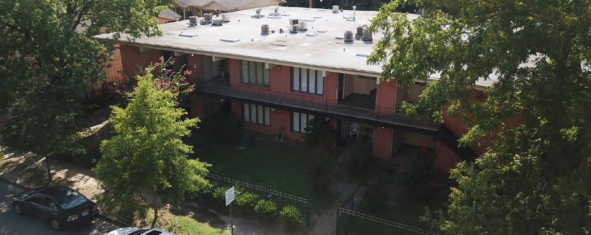 Foto principal - 1310 Louisiana St