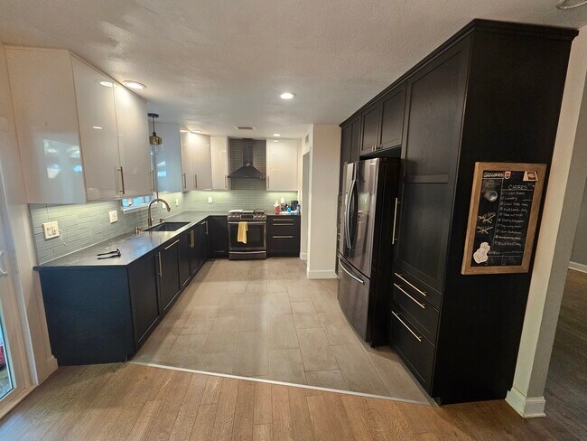 Updated kitchen - 9030 Rawhide Way