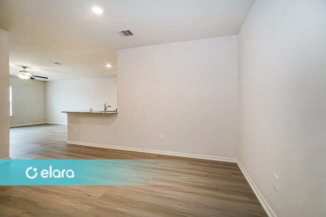 Foto del edificio - 10519 COPPER RIDGE DR