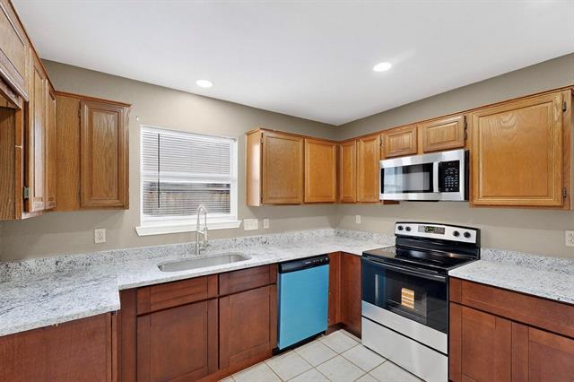 Building Photo - 2532 Beau Dr