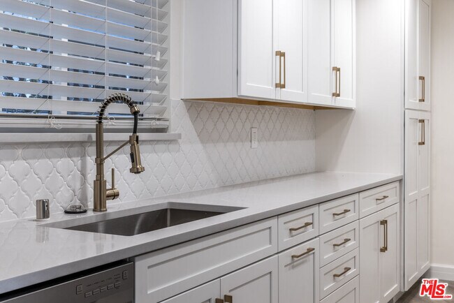 Foto del edificio - 818 6th St