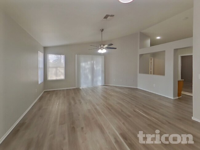 Foto del edificio - 12425 N 42nd Dr