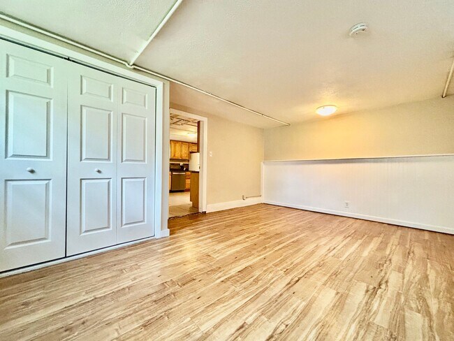 Foto del edificio - Cozy 2-Bed, 1-Bath Lower Level Apartment –...