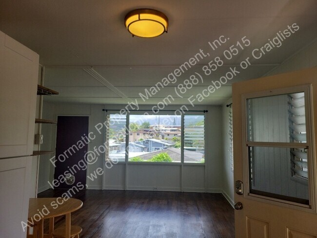 Foto del edificio - Charming 3-Bedroom Pet-Friendly Home with ...