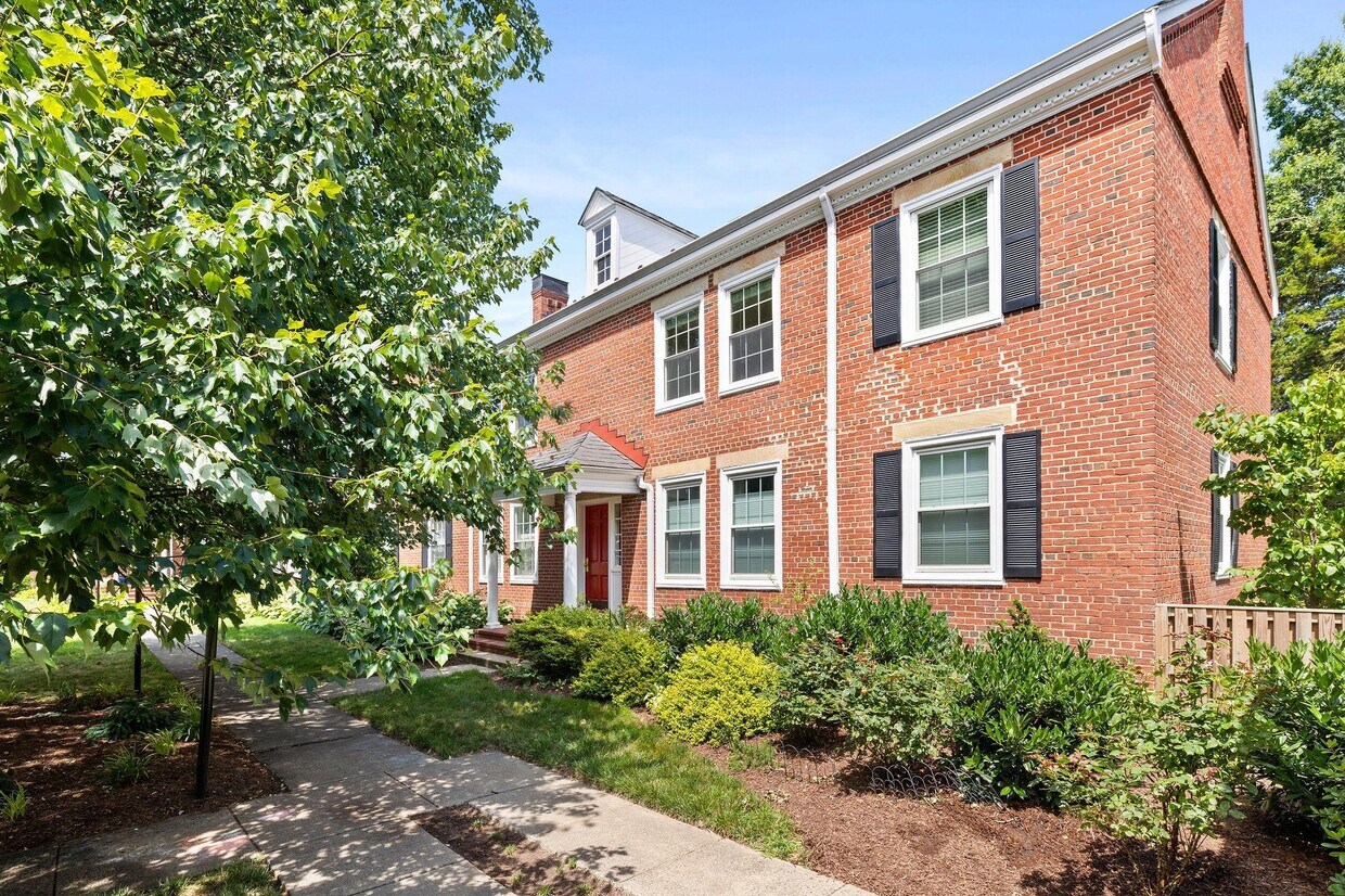 Primary Photo - 3441 S Stafford St