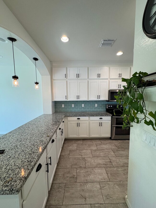 Foto del edificio - Upgraded Corner Townhome in the Heart of G...
