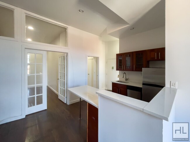 Foto del edificio - BEDFORD AVENUE / Spacious 3-Bed 1-Bath / G...