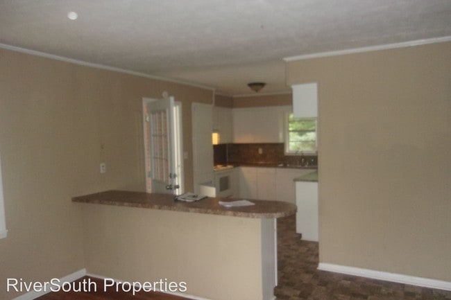Building Photo - 3 br, 2 bath House - 1808 Seale Rd S