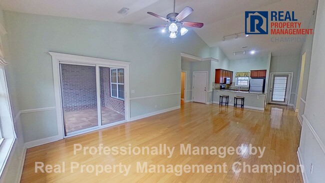Building Photo - 3 BD/2.5 BA Townhouse w/Open Floorplan, Split Bedrooms and Garage