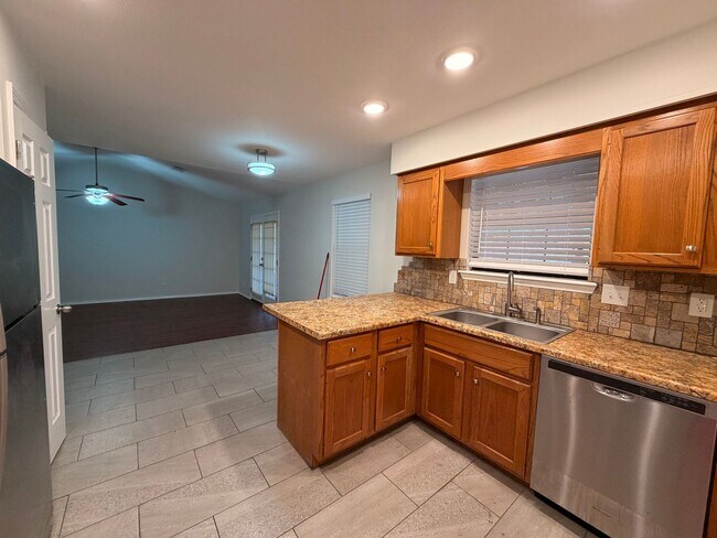 Foto del edificio - This home is a perfect blend of comfort and functionality, making it an ideal choice for those se...