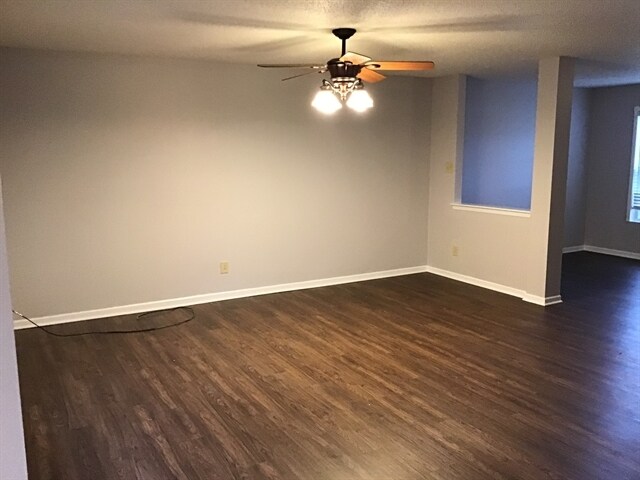 Building Photo - 647 Hickory Pine Drive