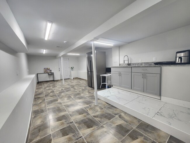 Building Photo - 6384 Lincolnia Rd