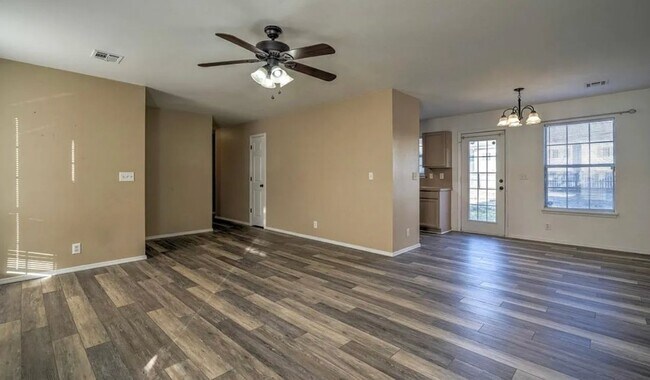 Foto del edificio - 1103 E 63rd St