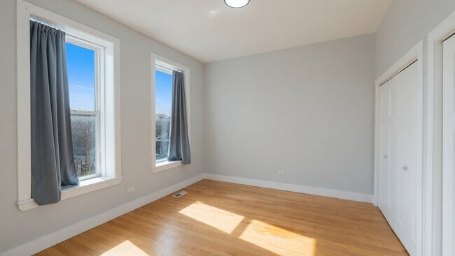 Foto del edificio - 932 N Richmond St