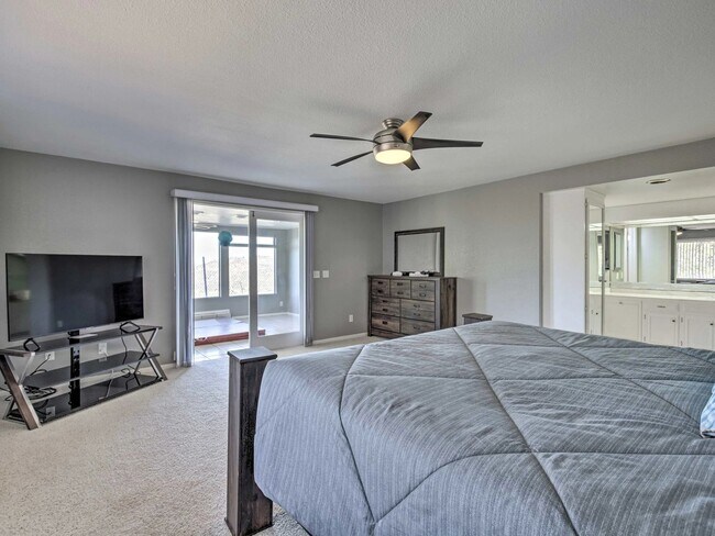 Building Photo - 3 Bedroom Single Family Home in Escondido