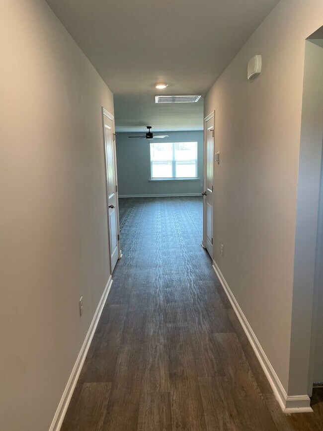 Foto del edificio - 3 Bedroom 2 Bath Home in Eagle Creek, Bolivia, NC